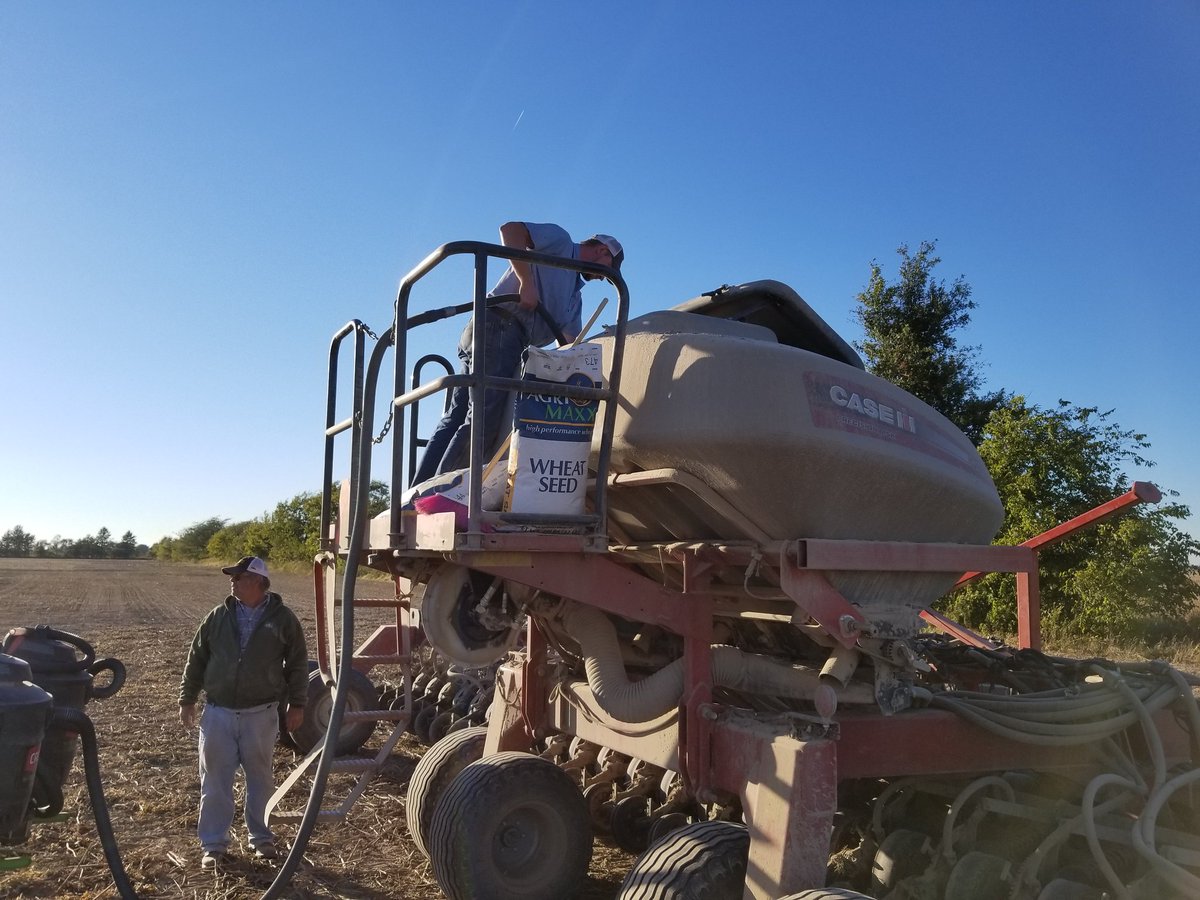 PrinsAaron's tweet photo. Hoping to see big results next summer out of this @AgriMAXXWheat variety plot. Wheat acres followed by double crop soybeans continue to be an excellent ROI acre for Bond County farmers. #WinWithAgriMaxx #Wheat18 #GoWithTheRightPeople https://t.co/Q5rBghaaIM