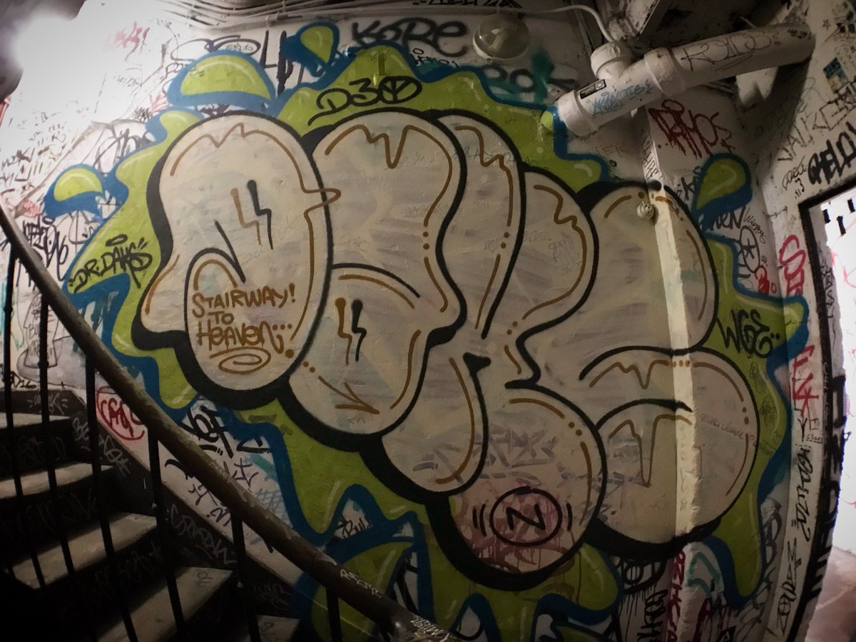 SNORTTHIS's tweet photo. Stairway to Heaven #Paris #France #DestroyingAllKindsOfShit https://t.co/ykD5uRTodA