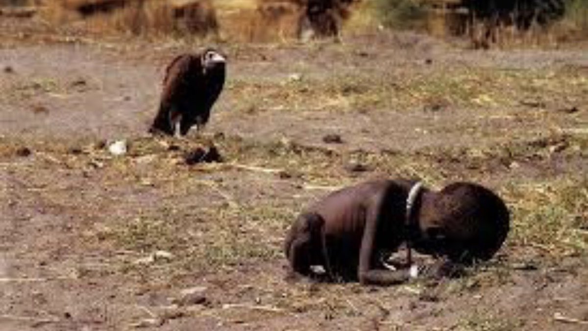PSEcuatoriano's tweet photo. Hoy en día,

En el mundo,

821 millones de seres humanos

Tienen hambre...

Capitalismo se llama... https://t.co/fFeKRrweoj