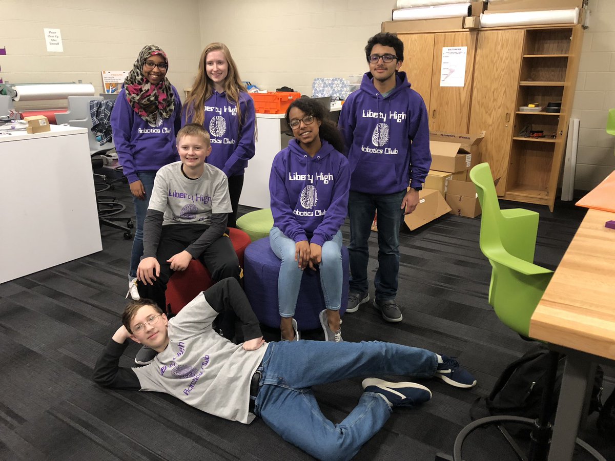 boltlibrary's tweet photo. Liberty Lightning Bots are preparing for their first competition! #roboticsrule #L2L https://t.co/145tQJFiAV