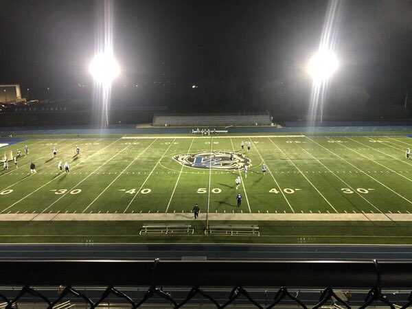 LZLacrosse's tweet photo. #tuesdaynightlights #turfparty 

What a great night as the Bears go under the lights for a fall captains practice. https://t.co/cHHYy8yNBp