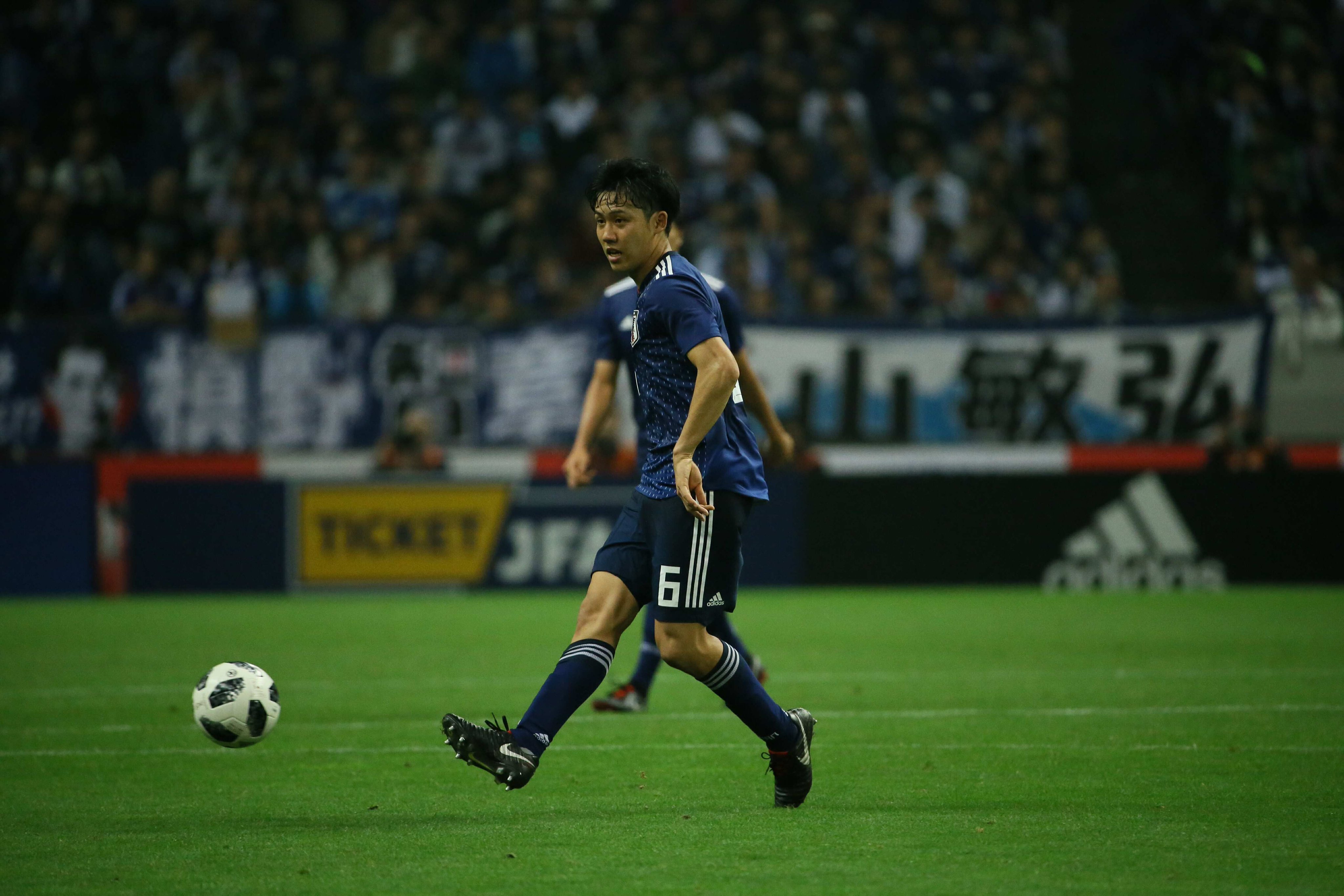 ট ইট র サッカーダイジェスト 若手アタッカー陣を支えるボランチ 遠藤航の自己犠牲 律と翔哉には サッカーダイジェストweb T Co Ztuustyj7k 遠藤航 日本代表 森保ジャパン T Co Job45tuwji ট ইট র