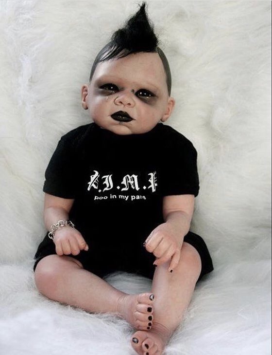 garyfromteenmom's tweet photo. i accidentally listened to my chemical romance when i was pregnant and my baby came out like this what do i do https://t.co/b7NB41Rhph