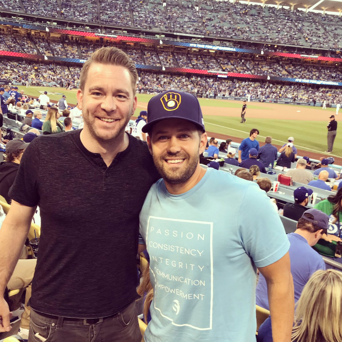 VINCEFR68's tweet photo. We out here! @czanderlaw
#NLCS #Brewers #OurOctober #Thisismycrew https://t.co/1TOxb72QEq