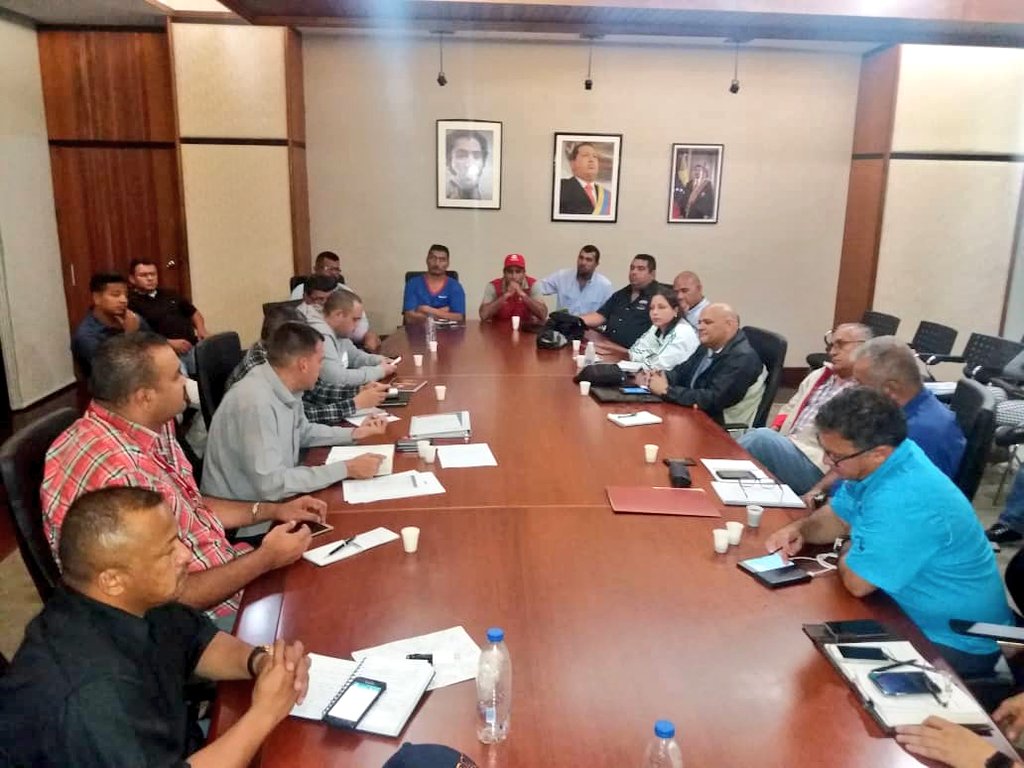 mintransporteve's tweet photo. #EnFotos 📸 | Así se desarrollan las Mesas Técnicas del Sector Transporte desde el #MPPT en Chacao.
¡TRABAJAMOS PARA TI! 
_
#RegionesEstratégicasProductivas 
#PlanEnSobreMarchaConMisiónTransporte https://t.co/B1jSFEFwZ3