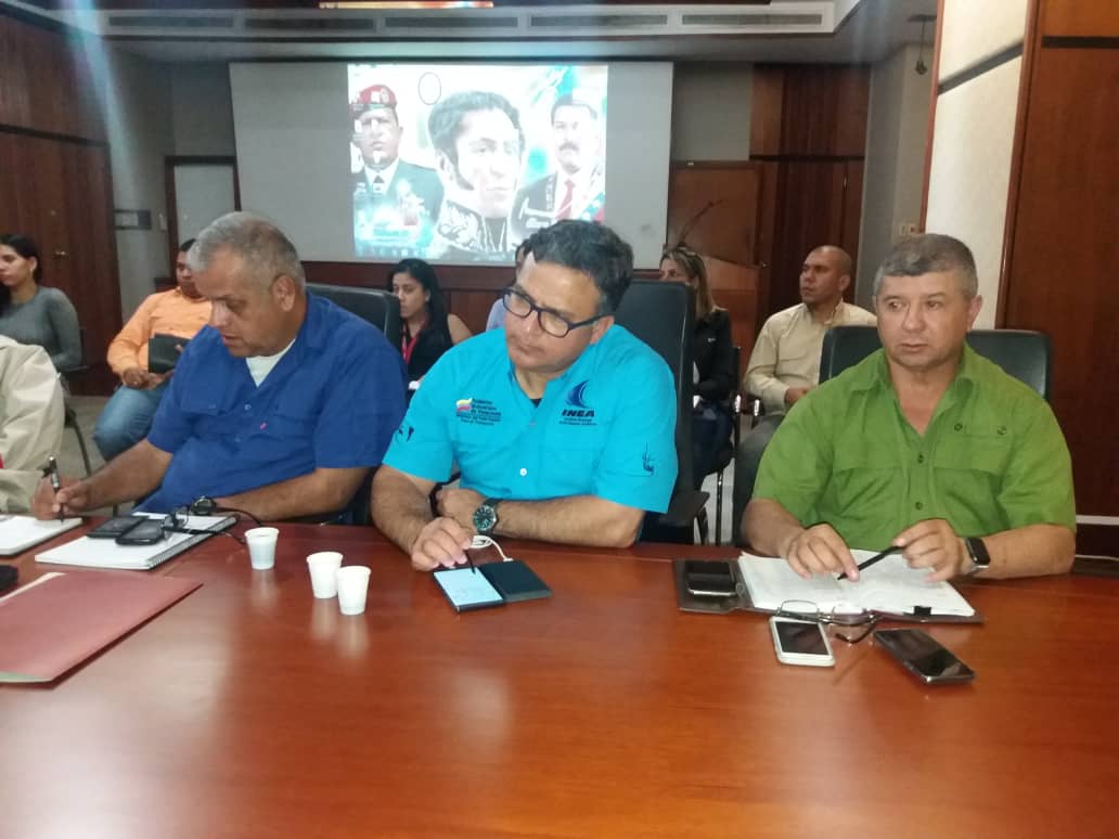 mintransporteve's tweet photo. #EnFotos 📸 | Así se desarrollan las Mesas Técnicas del Sector Transporte desde el #MPPT en Chacao.
¡TRABAJAMOS PARA TI! 
_
#RegionesEstratégicasProductivas 
#PlanEnSobreMarchaConMisiónTransporte https://t.co/B1jSFEFwZ3