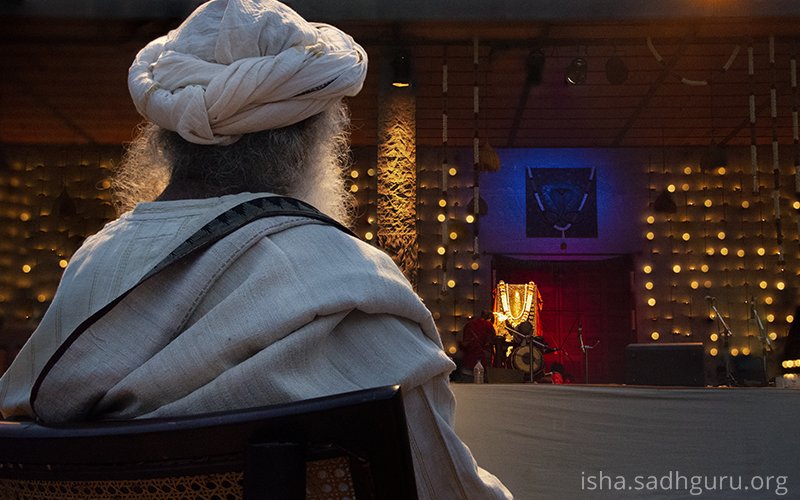 SadhguruJV's tweet photo. One who earns Devi's Grace is a Blessed Being. You will live a life that is well beyond your imagination, competence, and capabilities. #Navratri2018 #SadhguruQuotes https://t.co/JYEvXtnNSx