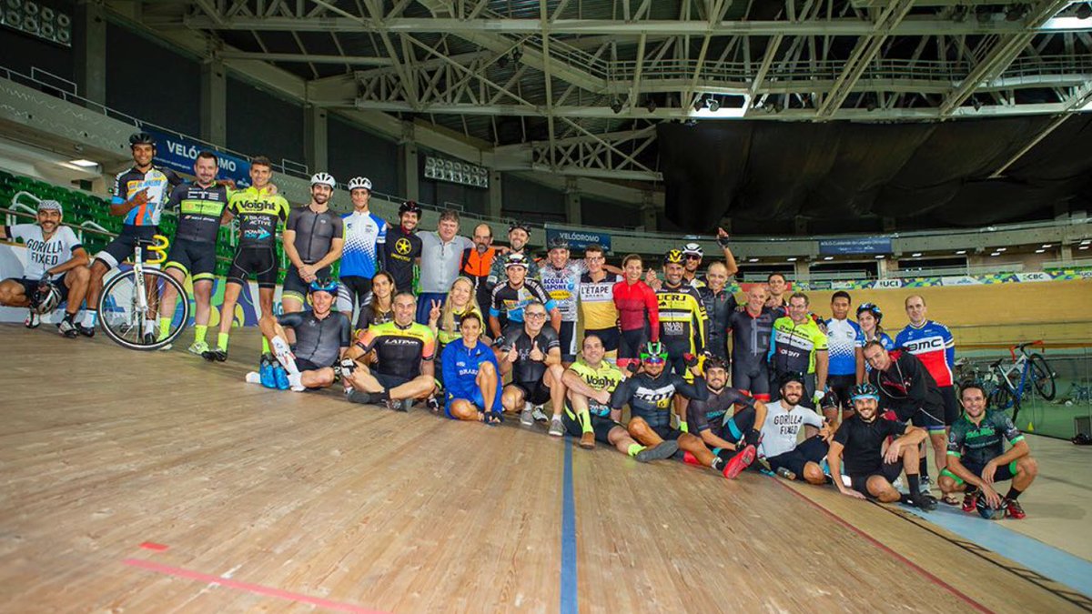 IedaBotelho's tweet photo. Hoje o jornalista Fachel, erroneamente, disse que a instalação do velódromo não era utilizada.  Por isso, o BD Rio, da Tv Globo, estará fazendo a reparação deste comentário. Estarei no Bom Dia Rio, 6h, representando a comunidade ciclística para defender nossa pista! Participem! https://t.co/jd07OUhnia
