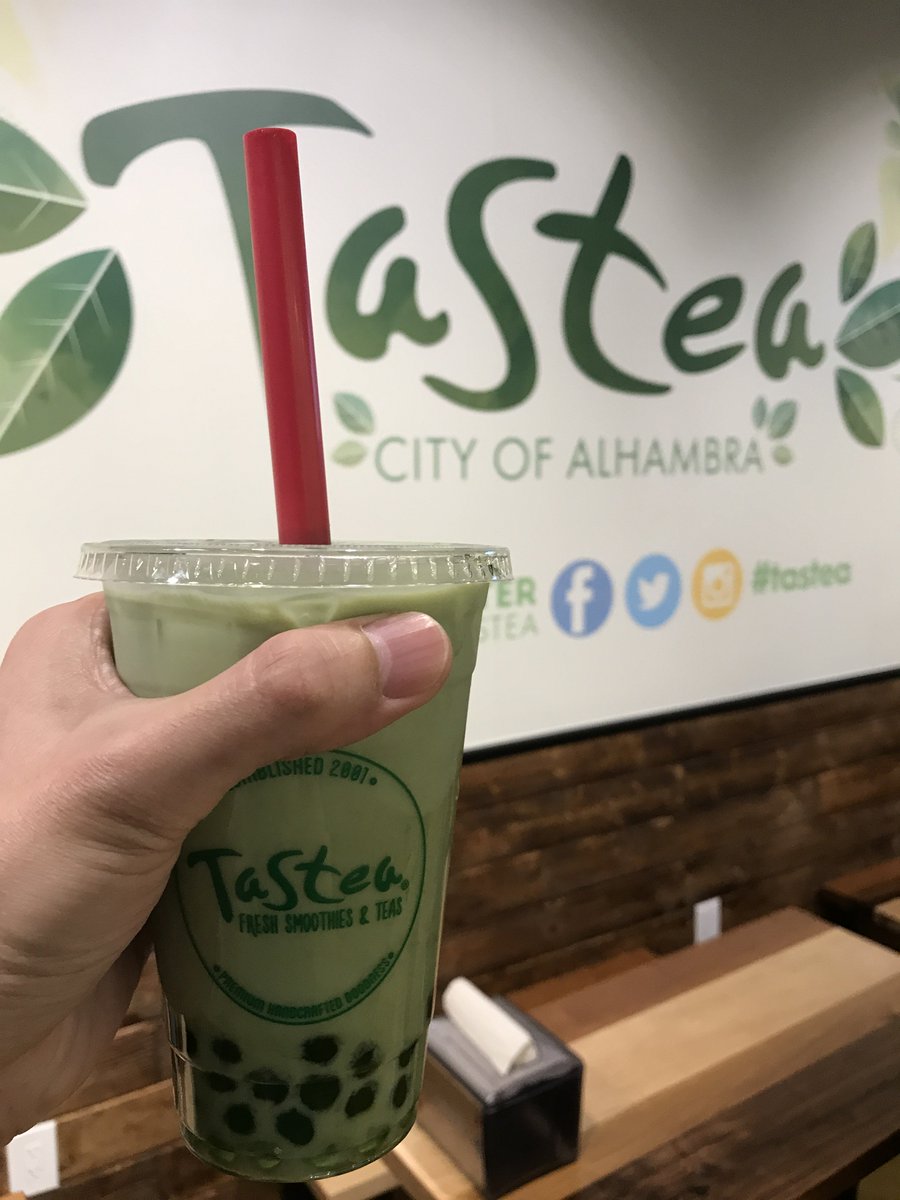 localeatsbyswi1's tweet image. Too much boba? Never!! 🤣 Awesome drinks and friendly staff @drinktastea what more could you possibly ask for? 😁 #tastea #greenmilktea #boba #lafoodies