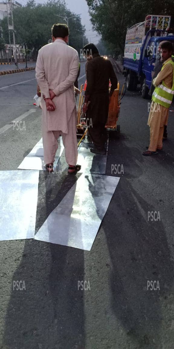 PSCAsafecities's tweet photo. #PSCA expresses gratitude to the Lahore High Court, Mayor of #Lahore &amp; Team #MCL for supporting &amp; consolidating #PSCA's Intelligent Traffic Management System and #EChallaning initiative by reinforcing Traffic strips &amp; drawings across the city for optimum efficiency.

#PPIC3 #Road https://t.co/ef749GtcPH