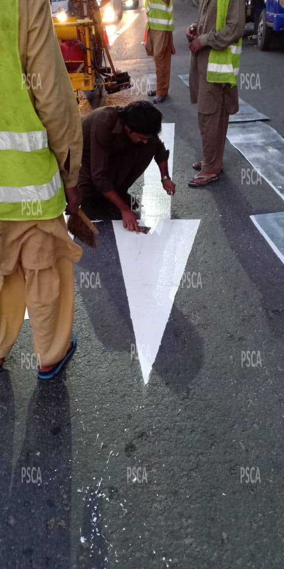 PSCAsafecities's tweet photo. #PSCA expresses gratitude to the Lahore High Court, Mayor of #Lahore &amp; Team #MCL for supporting &amp; consolidating #PSCA's Intelligent Traffic Management System and #EChallaning initiative by reinforcing Traffic strips &amp; drawings across the city for optimum efficiency.

#PPIC3 #Road https://t.co/cQDpMmGXIe