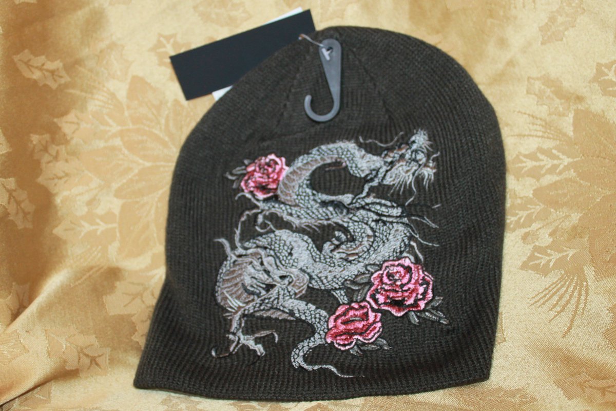 KneeCRee's tweet photo. Don the dragon: https://t.co/4V4J2BAfNT

#SteveMadden #Knitted #Dragon #Roses #Hat #Beanie #Cap #Khaki #Green #hut #hsa #帽子  #ニット #nesiesnest #ebay #Gestrickte #Tricoté #Punto #grün #Vert #緑 #Verde #kaki #カーキ #Colorcaqui #rosen #バラ #rosas https://t.co/leziR7LR5O