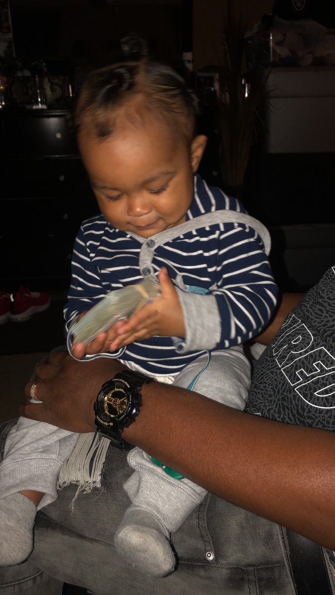 Karisslenyc's tweet photo. daddy back home😍 #almost11months https://t.co/DiCy2n2ZxY