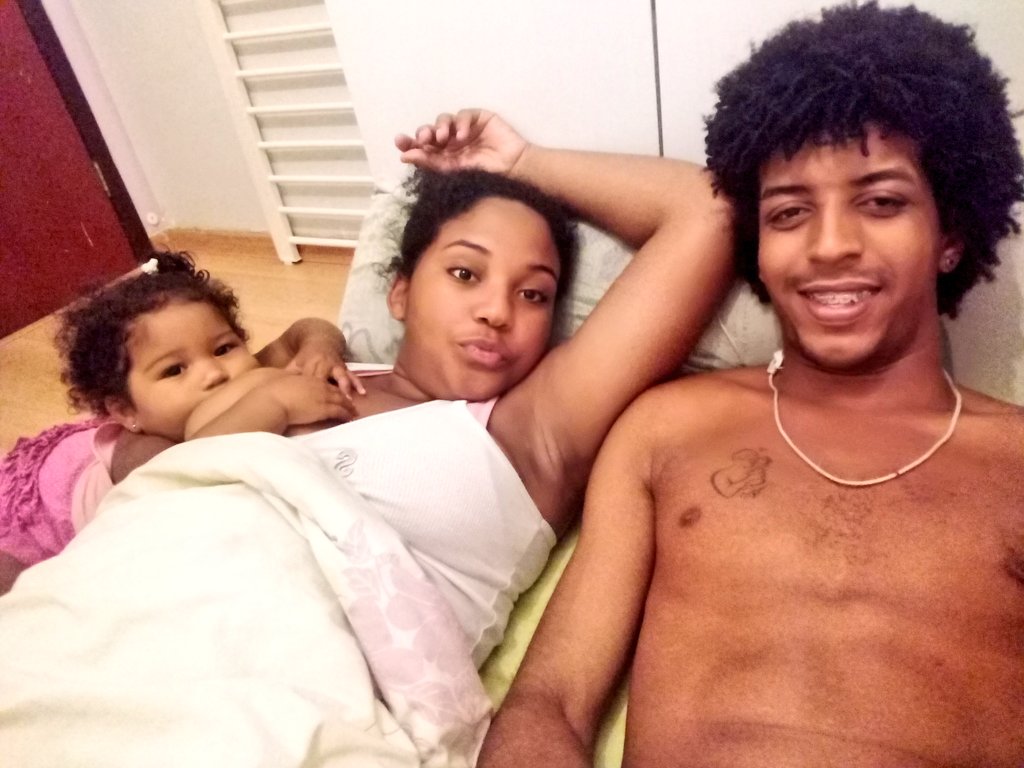 PapaiDaSophia's tweet photo. Ótima noite com elas 👪💑😍
#AmoreFilha 
#2dafac 
#MinhasMulheres 👪💘 https://t.co/iex2Txs8xJ
