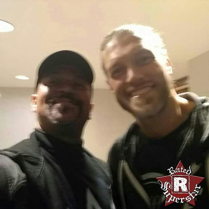 ThaRealDoctaD's tweet photo. Still a first time for everything. Especially meeting this WWE Hall of Famer. #ThanksEdge #SD1000 #EndOfStory https://t.co/JIzmPvcsBe