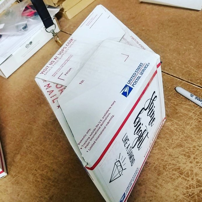 ModMyMods's tweet photo. A lucky customer is getting a custom Rhombohedron - @intel ain't got nothing on that box magic :D #boxporn #CustomBox #BoxGameProper #lol #Rolf #boxmagic #Usps #IfItFitsItShips #StillCounts https://t.co/ULzXlYsYeR