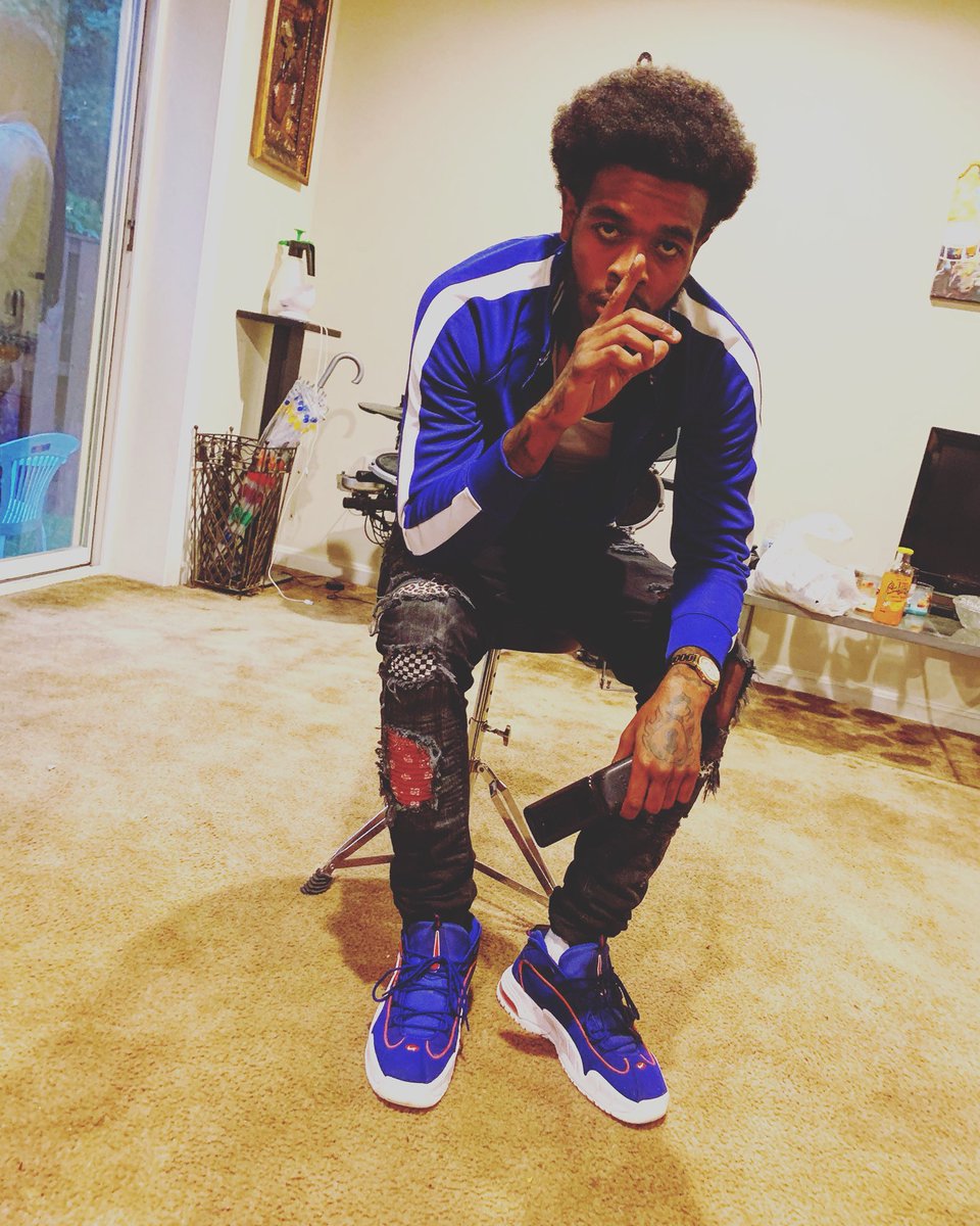 Dopeinmysock's tweet photo. #elchopo https://t.co/9nNIJIYLXN