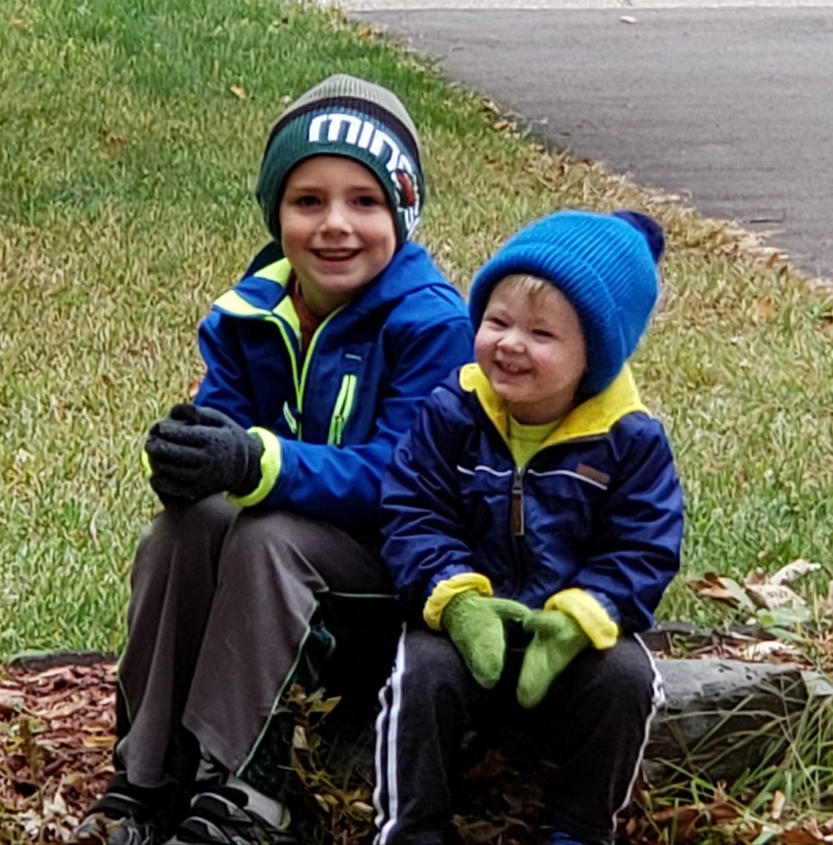 MosesJenny's tweet photo. @CharBriner This should make you smile. 😃 My boys! https://t.co/5Qhfkr7TDx
