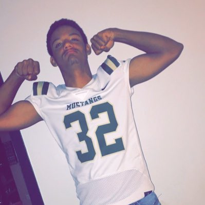 isaac_housley's tweet photo. #bouncebackFriday West Jones plays South Jones this friday!! be there @mustangstadium!!! I may be injured but i’ll still be there to support my dawgs 😈🖤 #32 https://t.co/xN0PeP3QDJ