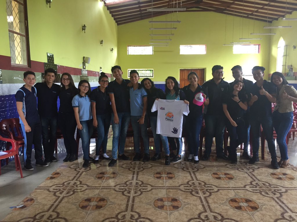 cristiandchis's tweet photo. Unidad educativa se une a esta gran campaña #PrefecturadePastaza #cacpe #Marathon por la vida 5k te esperamos🙏🏻💪🏻. https://t.co/hvuTmQ81uw
