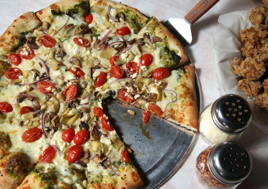 tulsaworld's tweet photo. Tulsa area restaurant reviews of 2018 by @ScottCherryTW https://t.co/ey6EacL1TC https://t.co/CBt2hia63w