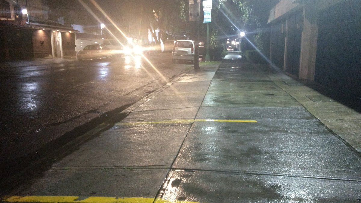 jimmyarq_'s tweet photo. la misma calle
con obstáculos y sin #obstáculos
Pitágoras, Beistegui y adalid
@Claudiashein @STaboadaMx @Alcaldia_BJ 
#accesibilidad #banqueta #ciudad #peaton #jardin #arbol #cdmx #df #dfectuoso #sustentable #LaPeorAlcaldiaParaVivir #alcaldia #alcaldiaBJ #dfectuoso #df #mexico https://t.co/hSaGvVtmwq