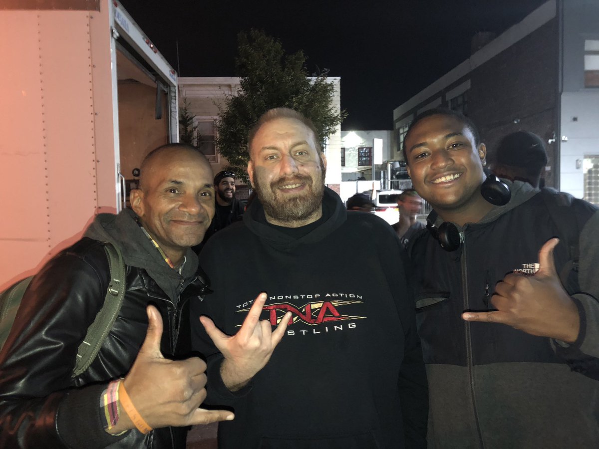 MrPpv05's tweet photo. Tna/Impact will always be famila https://t.co/3vuQQmxjs2