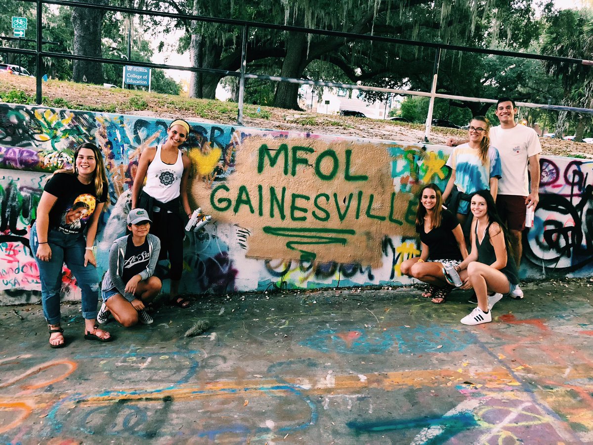 juliacordover's tweet photo. Spray painted my excitement about voting Nov. 6 @MFOLGainesville https://t.co/J1DlJzrGZw