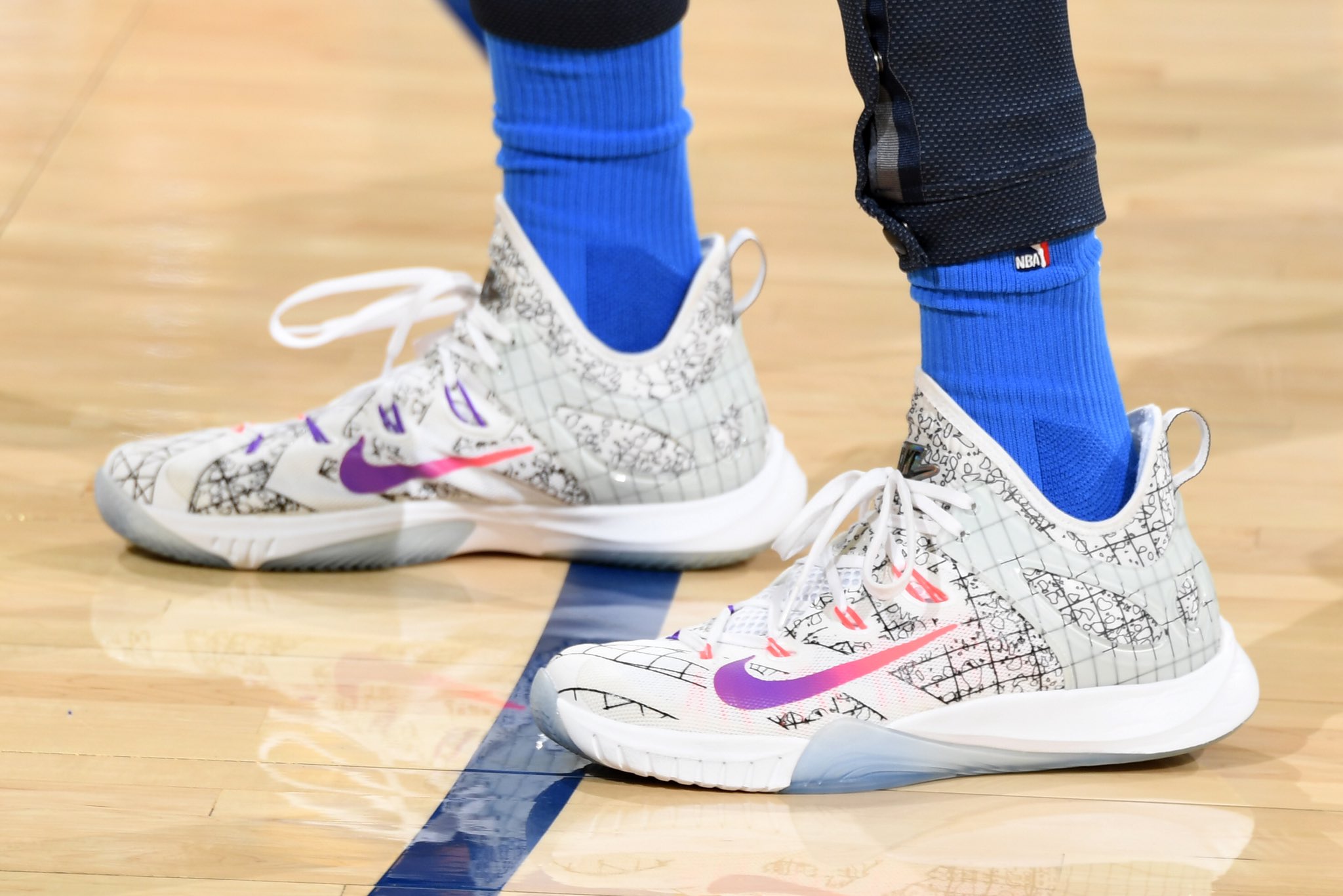 Nike zoom top hyperrev 2018