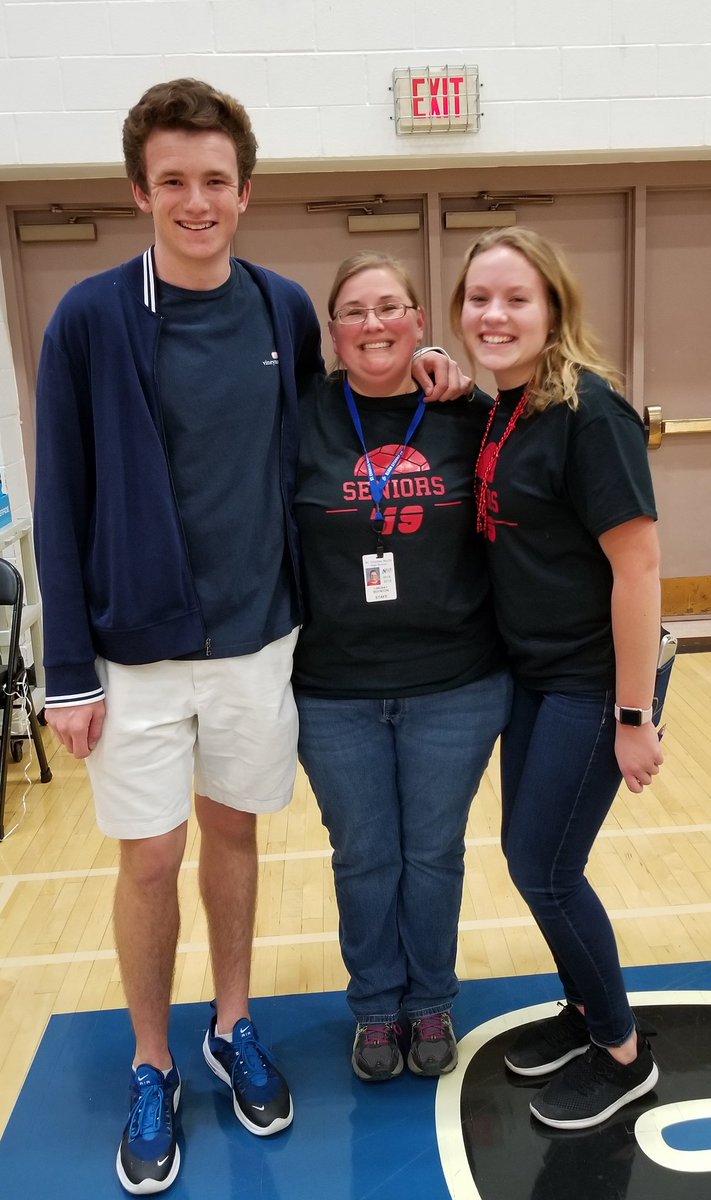 MsBoyntonSCN's tweet photo. Final thank you to the #SCNclassof2019 Co-ed volleyball team- amazing win tonight! Hard fought- you overcame a huge challenge and never gave up hope. @msolomon0115 & Jim Cooke- thank you for being great coaches for 4 years- proud of you! https://t.co/Lo3ehsY58v