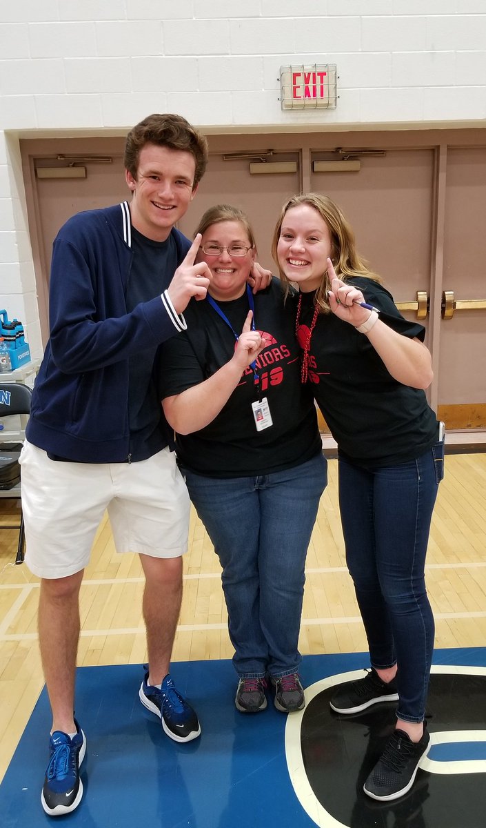 MsBoyntonSCN's tweet photo. Final thank you to the #SCNclassof2019 Co-ed volleyball team- amazing win tonight! Hard fought- you overcame a huge challenge and never gave up hope. @msolomon0115 & Jim Cooke- thank you for being great coaches for 4 years- proud of you! https://t.co/Lo3ehsY58v