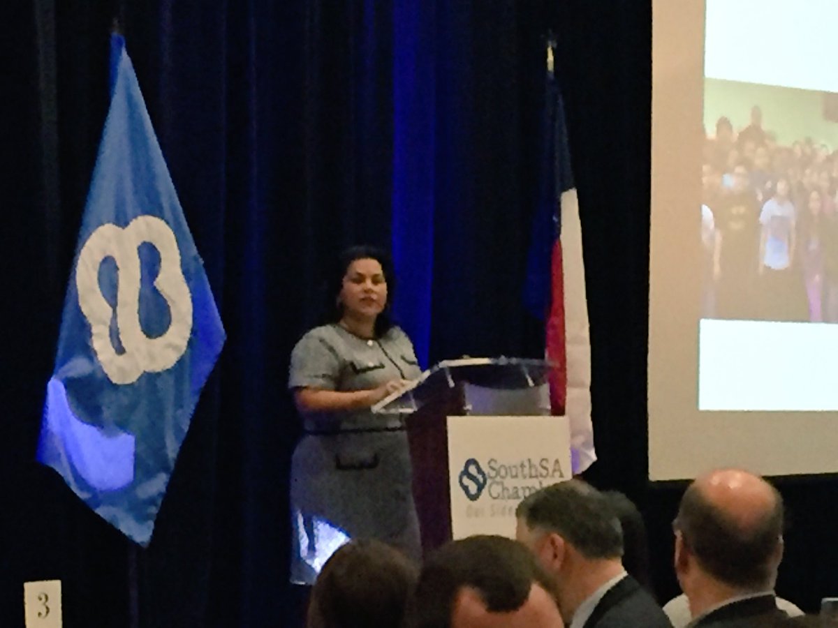 janmundine's tweet photo. Thank you @alarreola @ericagonzaba @southsachamber @VoteViagran, “a community with incredible assets...we need your bold new ideas!” #StateofD3 #tamusa https://t.co/sV5BkKosz8