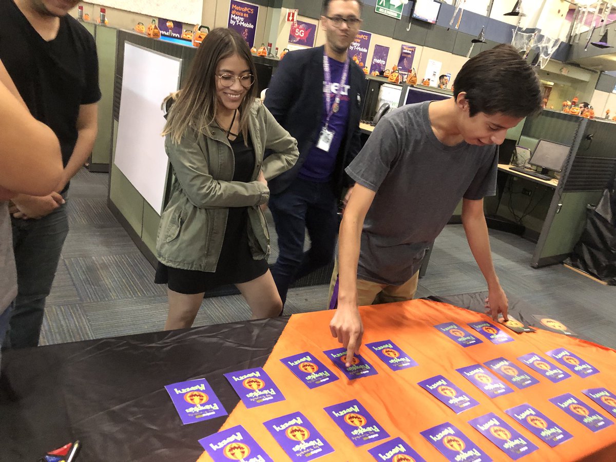 daniegs16's tweet photo. Playing memory in ops!
#spookyfaces #pumpkinseverywhere
@spartanamaro @TonyBologne6 @Josie_MPCS @Greg_MPCS https://t.co/35r0aGn8Wd