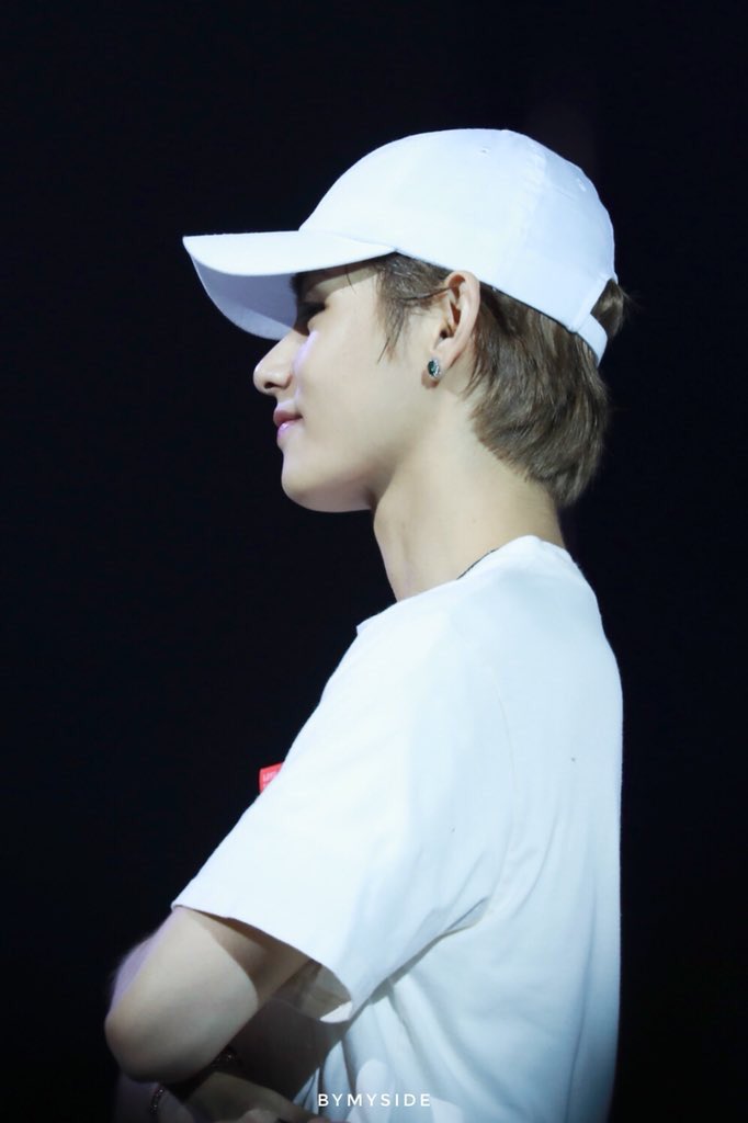 taehyungpic's tweet photo. 181016
—

©️by my side kook v 
#뷔 #태형 #방탄소년단 #taehyung #V #BTS @BTS_twt https://t.co/LHoowpmg2V