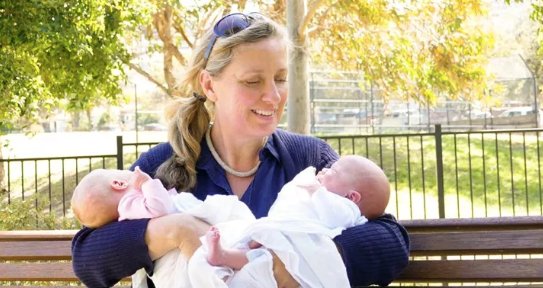 SarahFWriter's tweet image. Sydney woman Amanda got a surprise when she had twins at 50! It's always nice to write a story with a happy ending. Congrats to this new little family! bit.ly/2NLRiCe