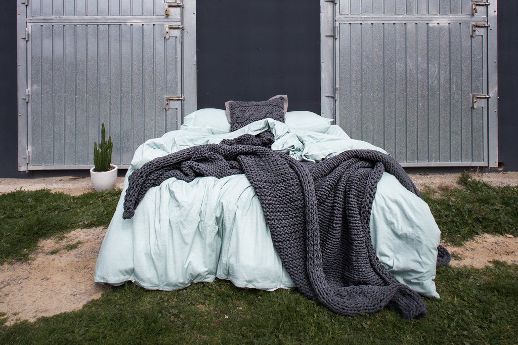 fcumellas's tweet photo. Ropa de cama de mikmax 100% algodón en color Menta. 😍

#bedlinen #mikmax #interior #inspiremeinterior #mybohoabode #nordicinspiration #interiordetails #bedlinen #interiorwarrior #myhyggehome #handmade #ethical #nordic #homestyle #homedecor #decoracion #decor #interiorismo https://t.co/lYlVVa9NzM