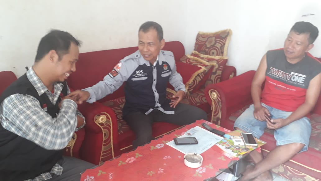 uchang202's tweet photo. PANWASCAM BIRINGKANAYA KOTA MAKASSAR MENGAWAL PPK DAN PPS MENCERMATI DATA PEMILIH #BawasluJagaHakPilih https://t.co/aA694pNM6z