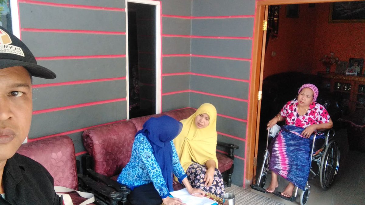 uchang202's tweet photo. PANWASCAM BIRINGKANAYA KOTA MAKASSAR MENGAWAL PPK DAN PPS MENCERMATI DATA PEMILIH #BawasluJagaHakPilih https://t.co/aA694pNM6z