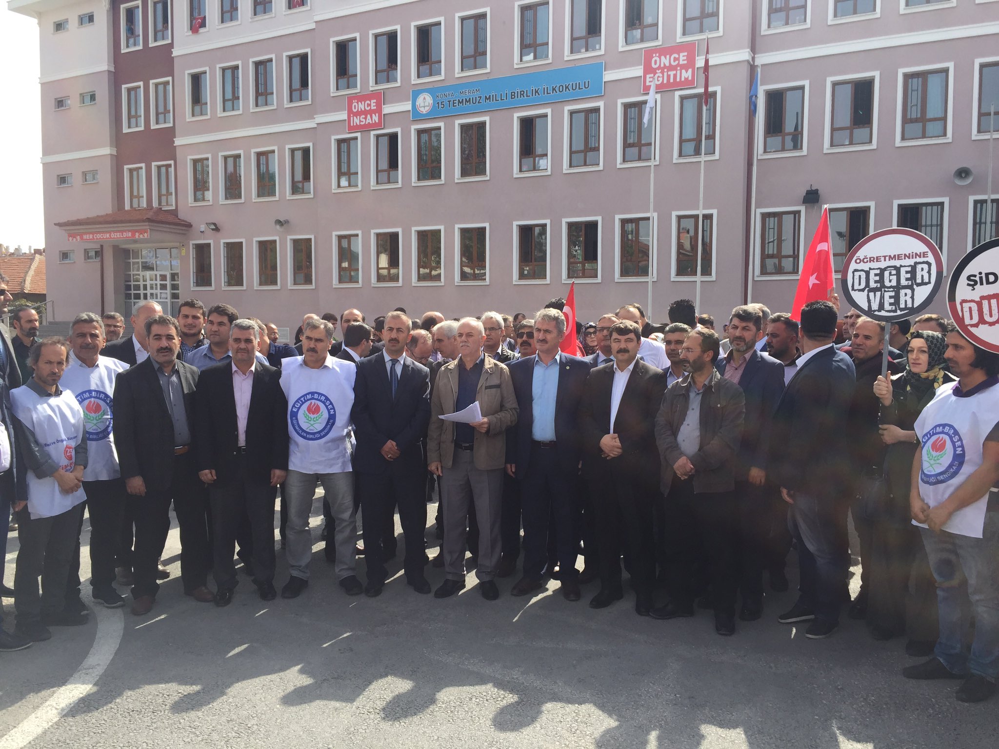 ziya dagli on twitter konya meram 15 temmuz milli birlik ilkokulu nda yasanan baski siddet ve tehdit olaylarina karsi birlik ve beraberlik cagrisi yapiyor ve diyoruz ki ogretmene siddete hayir ogretmene verilen deger