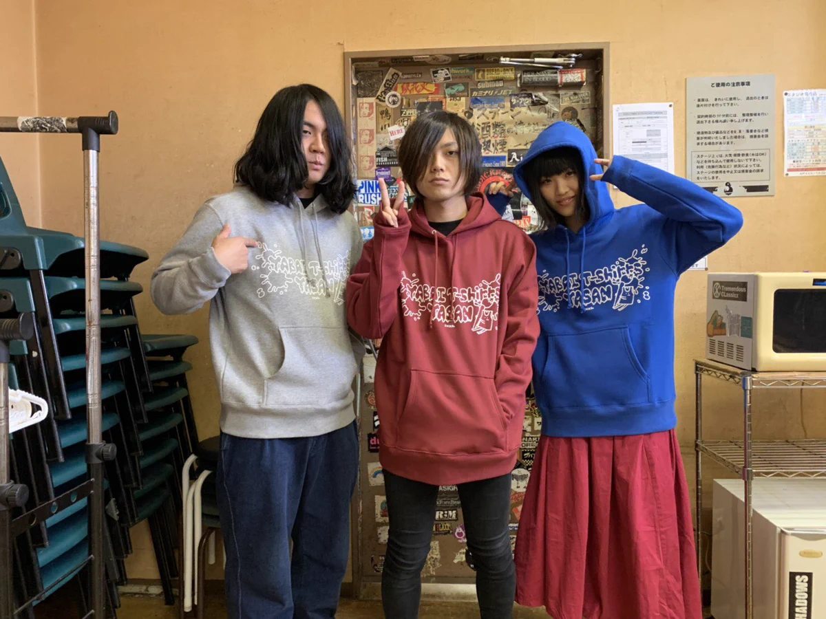 ヤバイTシャツ屋さん（バンド） auf X: „受注生産パーカー、受付は明日
