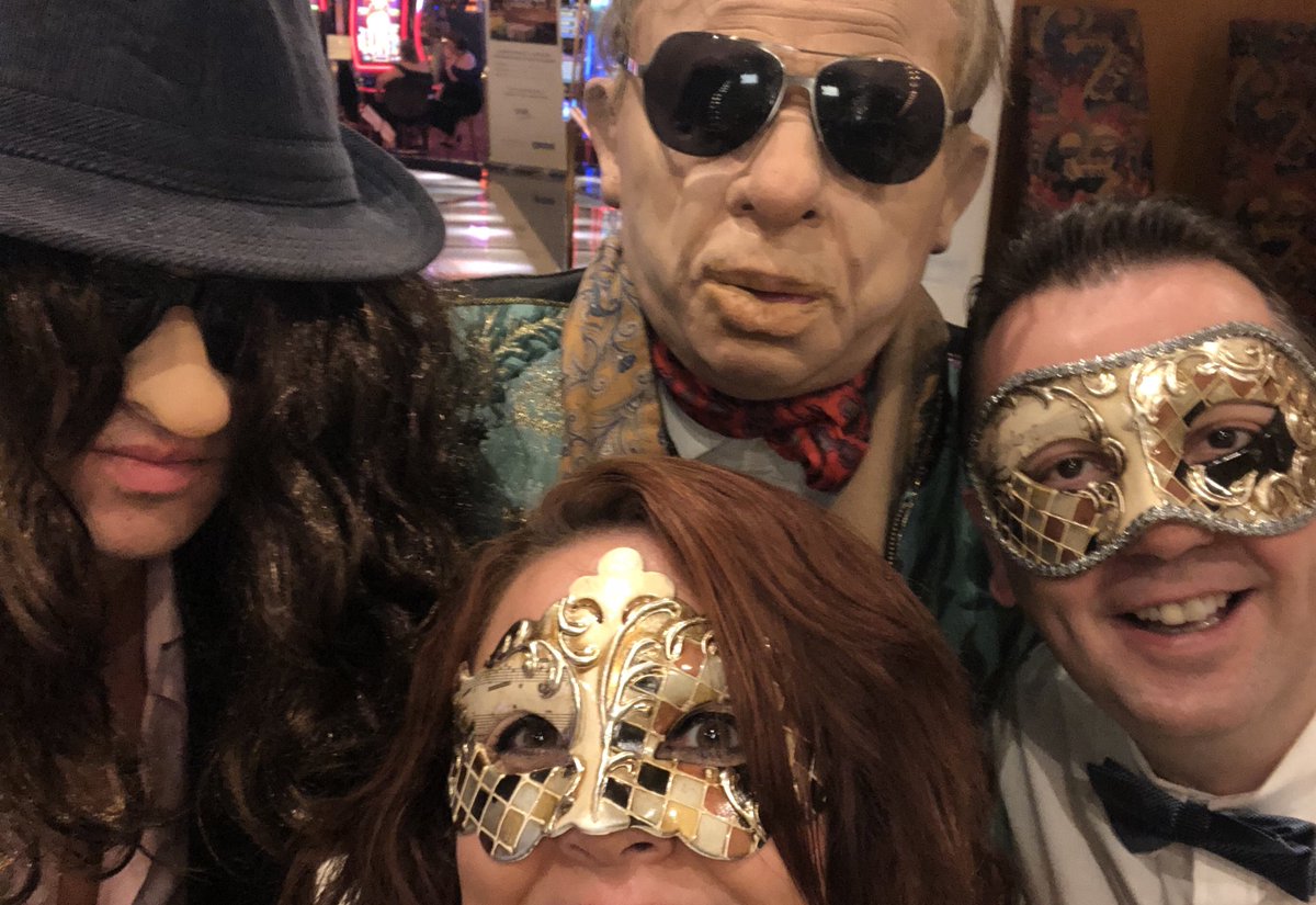 Amanda_Lou13's tweet photo. Great chatting to you last night @westendproducer @stagesfest #masqueradeball  #royalcaribbean #navigatoroftheseas #musicaltheatre #havingfun https://t.co/ifh51jGWx4