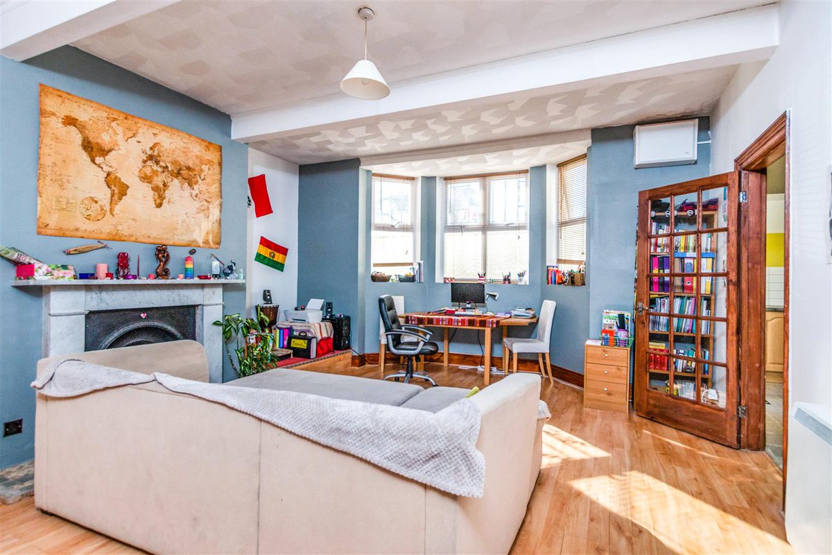 For sale, seafront location.   Share of Freehold. One bedroom beautifully presented, spacious apartment with study/dressing room. £165,000. Call to view 02392838344.  #Southsea, #Sales, #Leaders.