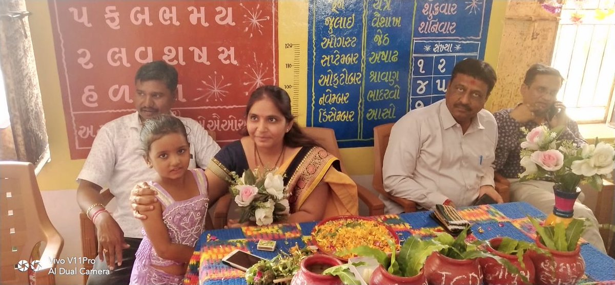 n_bhavi's tweet photo. અમદાવાદ જીલ્લા ના દસ્કોઈ તાલુકા ના ચોસર, પીરાણા, મીરોલી  ગામે નવરાત્રિ માં બાલિકા પૂજન કરવામાં આવ્યું https://t.co/8Dq0MUpfR5