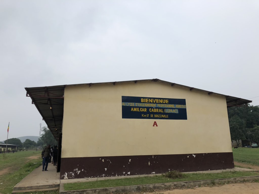 GTCCongo's tweet photo. @GTCCongo invité par #FAO dans le cadre de #JMA2018 au Lycée Agricole de Brazzaville pour un échange avec les lycéens.
#FaimZéro #ChezMoiAuCongo https://t.co/hAnahkPMSR
