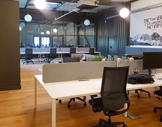 EyesOnWebfr's tweet image. Office of the day ! 💻 #workandwall #goodvibes 😁