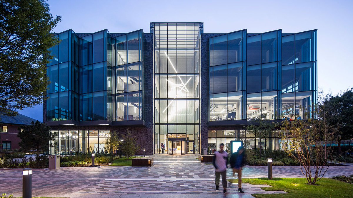 bdp_com's tweet photo. Architect director @MikeHitchmough is at #LEAFInternational this afternoon discussing #HealthyInteriors, Manchester’s Bright Building and Alderley Park https://t.co/4yK1KHNTNx https://t.co/OvrCDZ1eu6