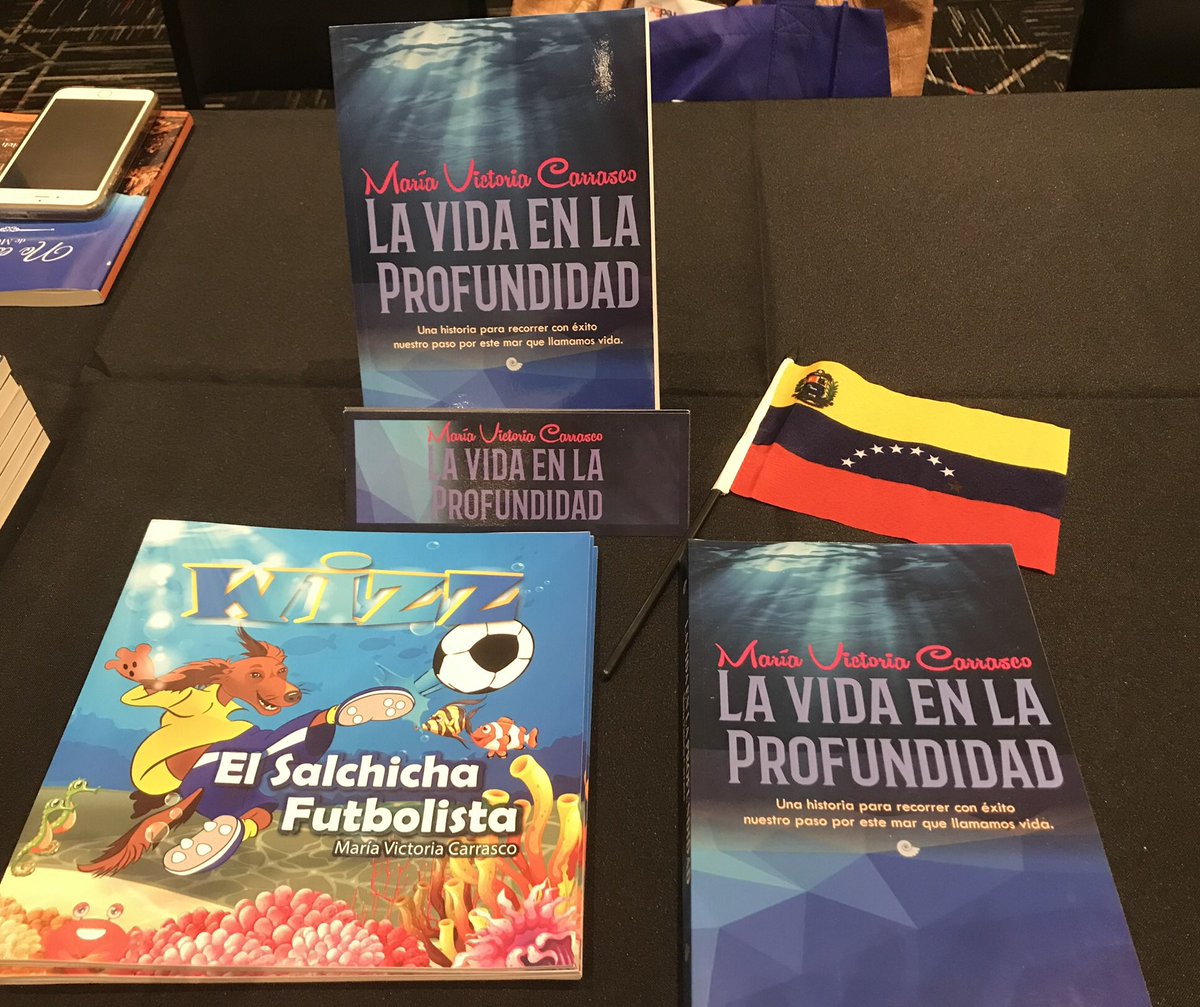 Esquiadora's tweet photo. Presente en #HispanicBookFair Con mis dos libros #LaVidaenlaProfundidad y #Wizzelsalchichafutbolista Libros dirigidos a jóvenes y niños para obtener el #exito en la vida https://t.co/nMeuJ0RTBC