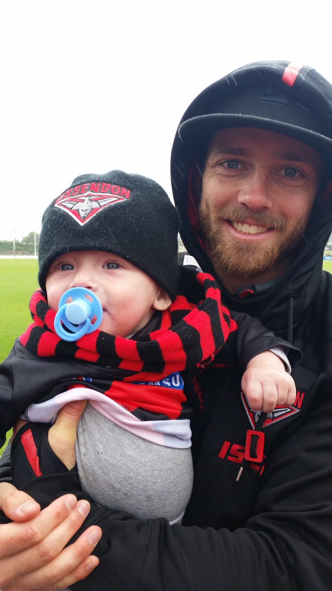nicca9's tweet photo. Gonna miss you in action Trav. Can't believe this is goodbye! Best wishes over west. #oneofmyfavs #billywayne @EssendonFC 😭😭 https://t.co/FU6BfT41jS