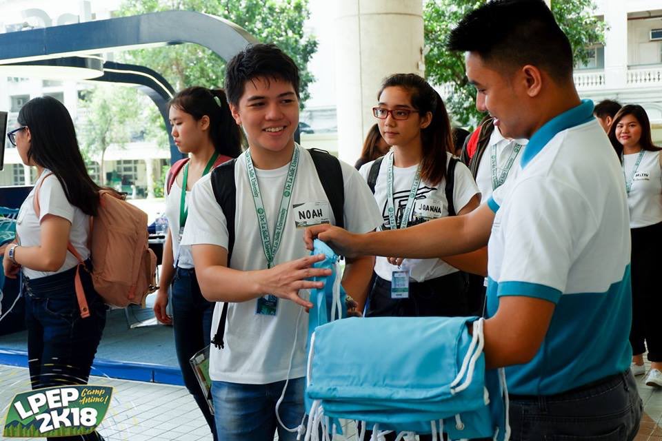 DLSU_LAMB's tweet photo. Here comes UPAD!

The only choice for convenient and affordable luxury student living, University Pad Residences is just a few steps away from the country's best universities, making it your home away from home.

#CampAnimo #LPEP2K18 https://t.co/VCKXkPppIO