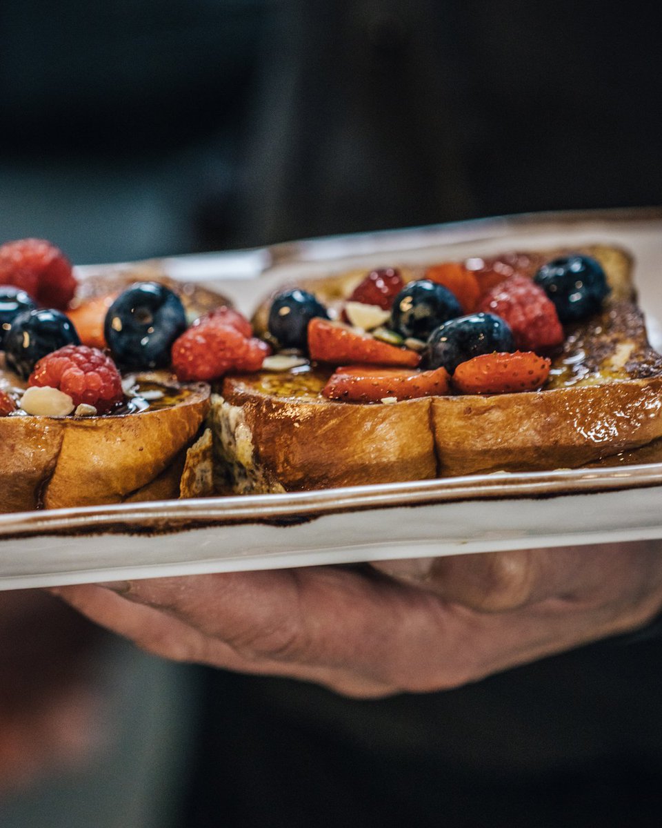 MolensCafe's tweet photo. Have you tried our french toast yet? You're really missing out if you haven't. 

#frenchtoast #egg #toast #breakfast #treat #goodfood #berries #Loughton #Essex #delish #yum #lovefood https://t.co/DMwqT1jpDx